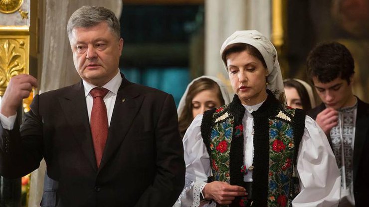 Порошенко призвал к молитве за украинских защитников 