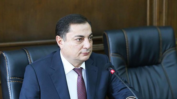 Правительство Армении обещает выбрать премьером лидера оппозиции
