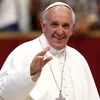 Папа Римский примерил гуцульскую одежду