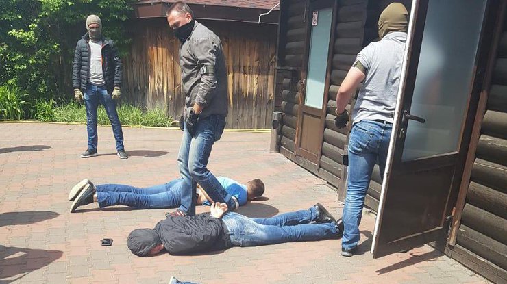Преступники угрожали зарубить жертв топором. Фото: kobl.gp.gov.ua