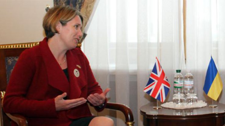 Посол Великобритании отреагировала на драку с болельщиками в Киеве. Фото: qatar.mfa.gov.ua