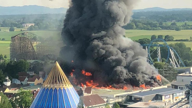 В Германии загорелся парк развлечений, есть пострадавшие