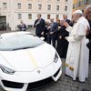 Папа Римский продает свой Lamborghini