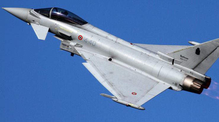 Истребители "Тайфун" перехватили российский самолет радиолокационной разведки.