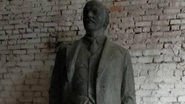 В Харьковской области выставили на аукцион памятник Ленину (Фото: Prozorro)
