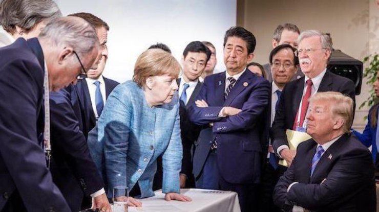 Фото Jesco Denzel/German Federal Government via AP
