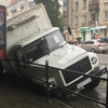 Грузовик провалился под асфальт в центре Тернополя (фото)