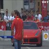 Гонщик "Формулы-1" Марк Жене представил в Киеве автомобильное шоу