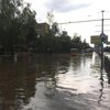 В Луцке пронесся ураган: город затопило и засыпало градом (видео)