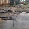 В Чернигове дождь смыл новый асфальт (фото)