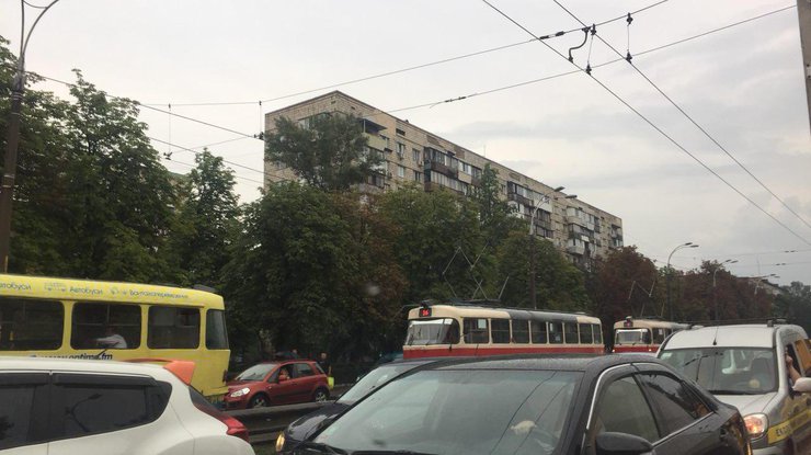 Самые большие пробки наблюдаются в центре Киева.