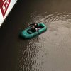 Потоп в Киеве: мужчина переплыл на лодке столицу (видео)