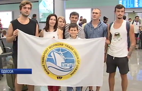 Долгожданная встреча: украинские моряки вернулись домой после 14 месяцев ареста в Греции