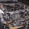 В Киеве подожгли авто: машина выгорела до тла (видео)