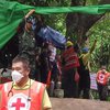 В Таиланде из пещеры вывели еще двух детей