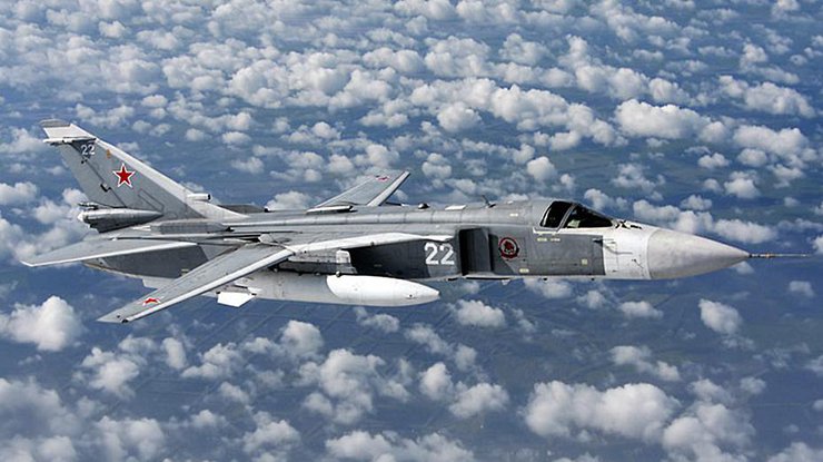 Су-24 заставили развернуться. Илл.: defendingrussia.ru