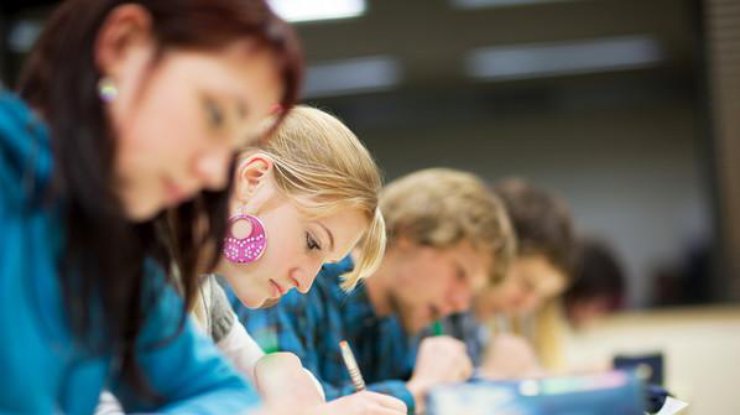 На внешнее тестирование по математике в 2018 году пришли 106 тысяч школьников. Илл.: depositphotos.com