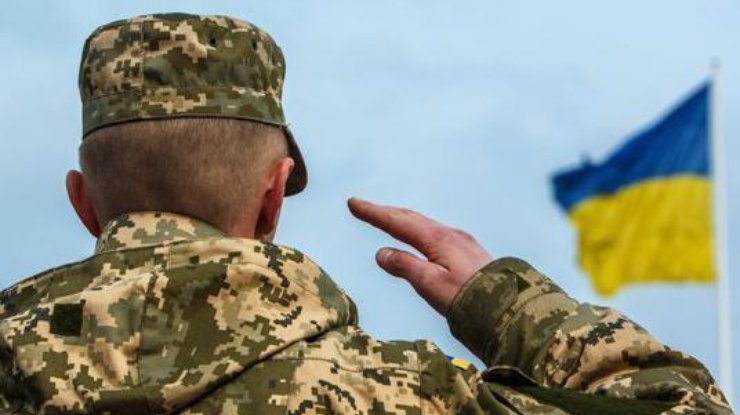 Украинским военным поднимут зарплаты 