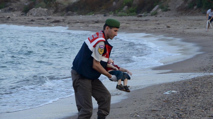 Большинство погибших утонули в Средиземном море. Илл.: laraza.com