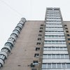 В Киеве при падении с 17 этажа самоубийце оторвало ногу