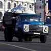 В Киев везут сотни тонн снега из Карпат 