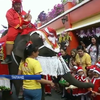 Санта-Клауси з хоботами привітали тайців