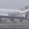 В Британии ураган снес самолет во время посадки (видео)