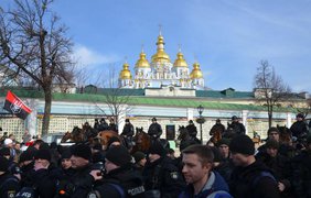 В Киеве на "Марше женщин" произошли столкновения