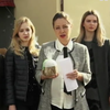 Представники "Жінок за майбутнє" доставили подарунки до Великодня мешканцям прифронтових селищ Донбасу