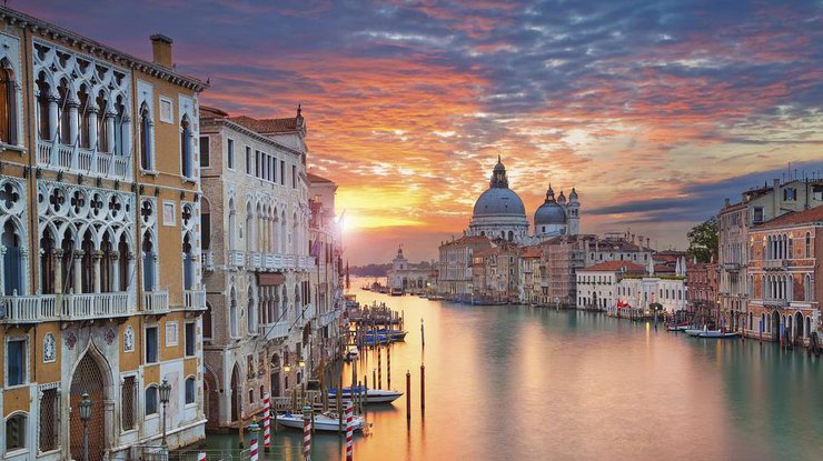 В Венеции оштрафовали туристов на 950 евро