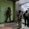 Обыски в Херсоне: подозреваемого везут в Киев