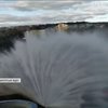 У Чернівцях відремонтований водогін перетворився на гейзер (відео)