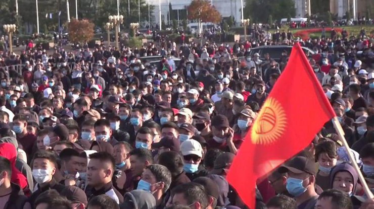 Фото: протесты в Кыргызстане/ BBC