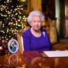 "Вы не одиноки": Елизавета II поздравила британцев с Рождеством (видео)