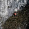 У Китаї "павуки" очищають гору протягом 10 років