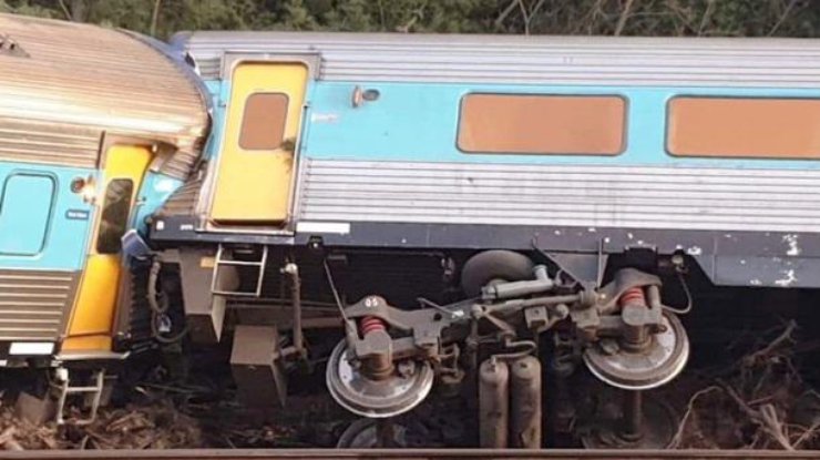 Авария с поездом/ Фото: Twitter/Dr Scott Rickard