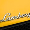 От суперкаров до масок: Lamborgini начала производить средства защиты
