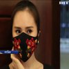 Дизайнери В'єтнаму перетворили захисні маски на модний аксесуар