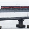 По Крымскому мосту пошли грузовые поезда