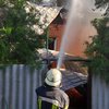 В Харькове всю ночь тушили пожар в швейном цеху (видео)