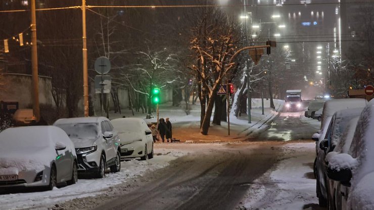 Украину засыпает снегом / Фото: Подробности 