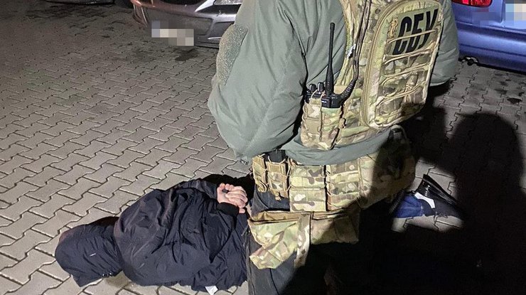 Бандитов задержали "на горячем" в Ужгороде во время получения денег у предпринимателя