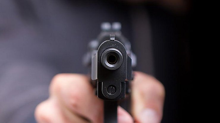 Фото: в Кременчуге мужчина угрожал пистолетом / liter.kz