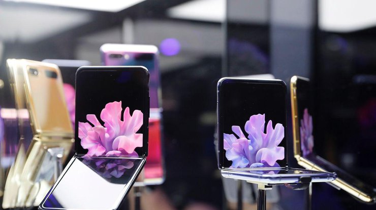 Смартфоны-раскладушки от Samsung