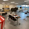 В канадской школе лось ворвался в класс и сорвал урок (фото)