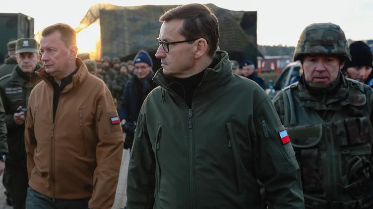 Премьер-министр Польши приехал на границу/ фото: Twitter 