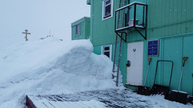 Снегопад на станции "Академик Вернадский"/ фото: Facebook