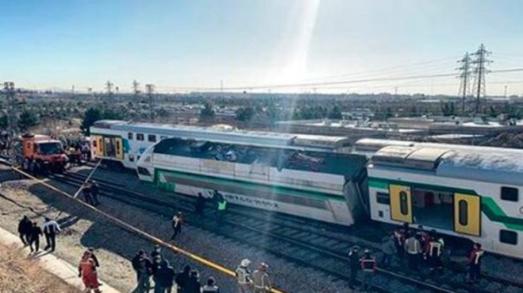 В Иране поезд метро сошел с рельсов / Фото: twitter.com/elnuevodiariord