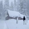 На Калифорнию впервые за 50 лет "обрушилось" более 5 метров снега
