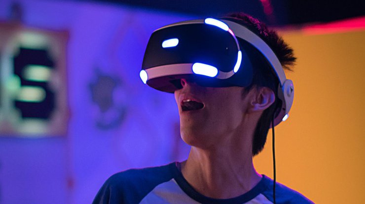 PlayStation VR появится в продаже не раньше 2022 года